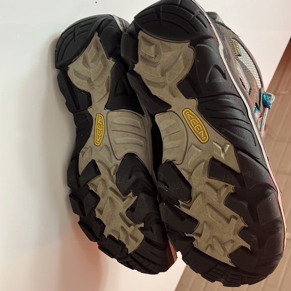 New gray and teal women’s keen hiking boots - Picture 9 of 10